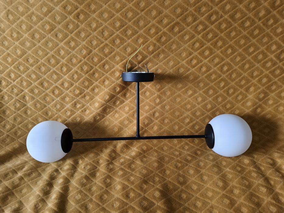 Lampa Sufitowa Żyrandol Czarna, 2 Białe Kule