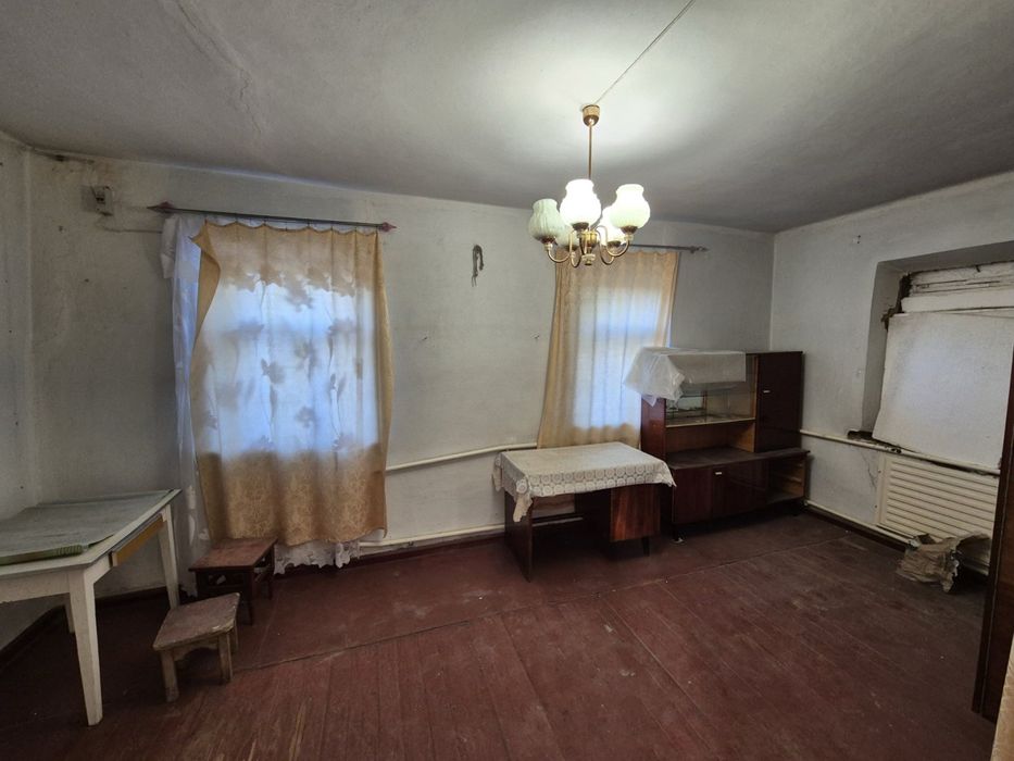 Продам пів Будинку.Школьний 52 кв.м окреме подвірʼя