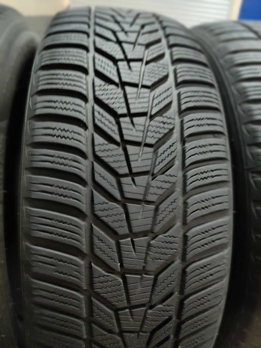 Hankook Wіnter I*cept Evo3 R17 225 60 шини зимові на джип