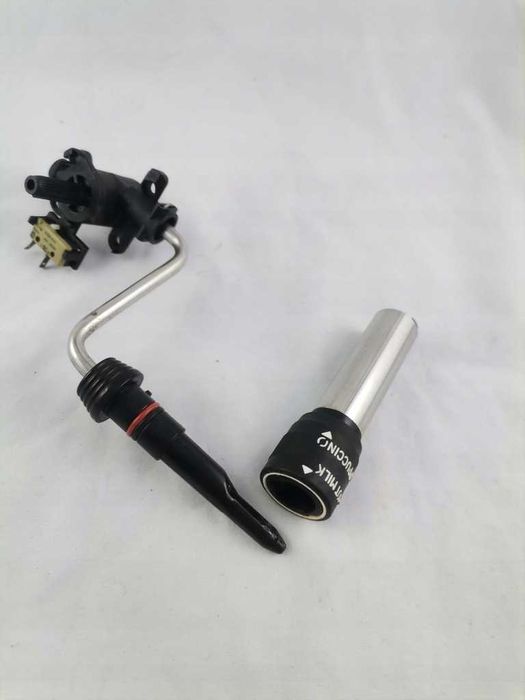 Dysza pary wody spieniacz DeLonghi