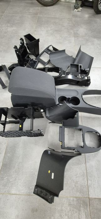 Podłokietnik Caddy III  touran 1T