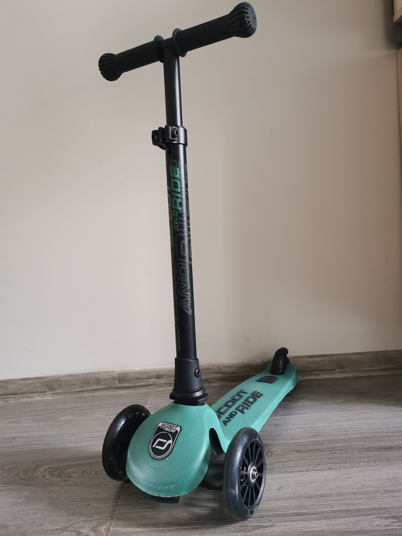 Hulajnoga Scoot and ride Highwaykick 3 LED FOREST