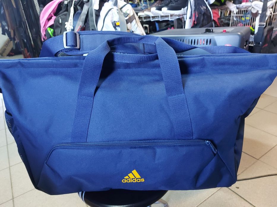 Спортивна сумка adidas збірної Іспанії