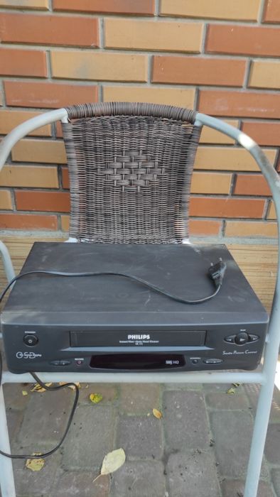 Продам DVD, відеомагнітофон, авто радіо.