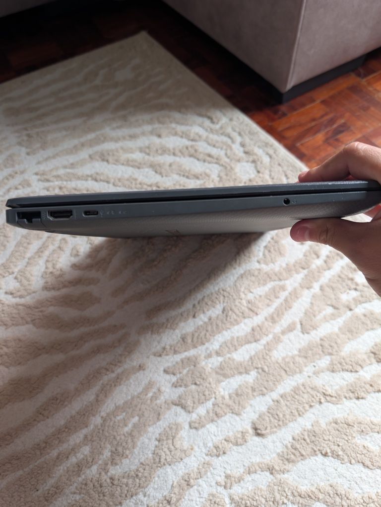 Portátil 15" HP 255 G8 - Ryzen 5300u, 8 GB Ram, 500 GB SSD