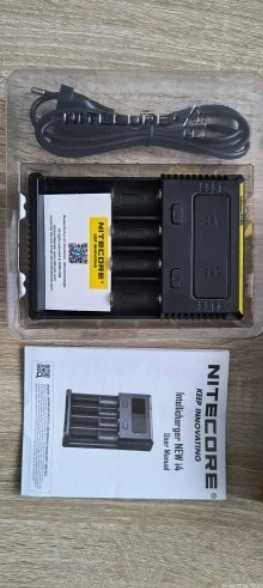 Ładowarka akumulatorów Nitecore i4 New