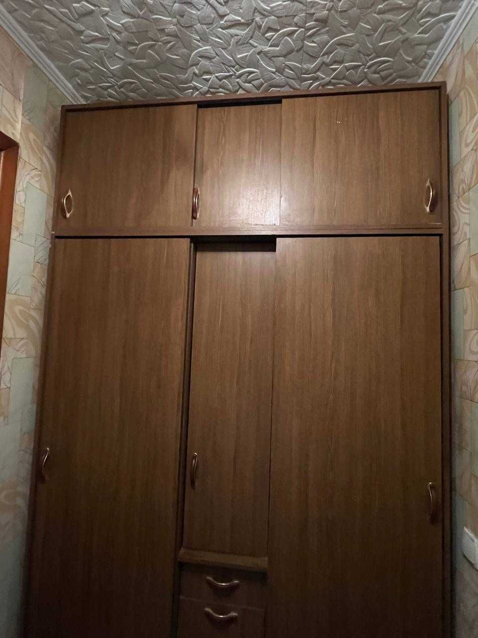 Продамо шафу у коридор