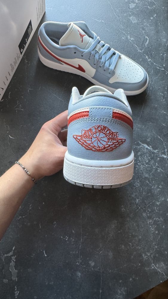 Nike Air Jordan 1 Low Blue Whisper Dune Red rozmiar 39 wkładka 25 cm.