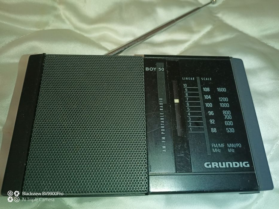 Rádio pequenino de mão intacto como novo