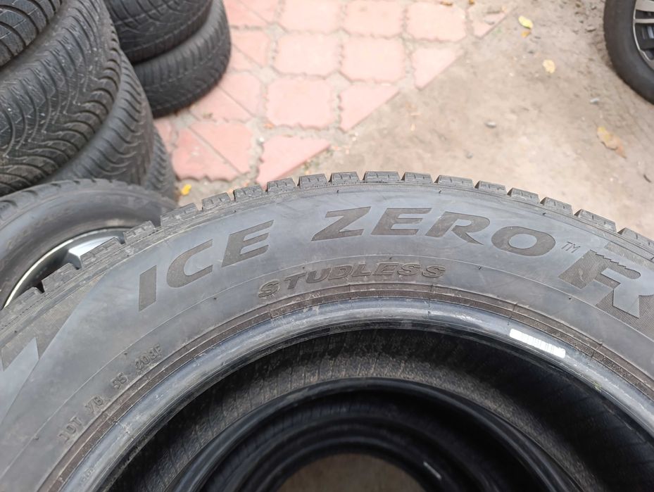 Бу шини зимові Pirelli Ice Zero FR 235 60 r17 рік випуску 2020