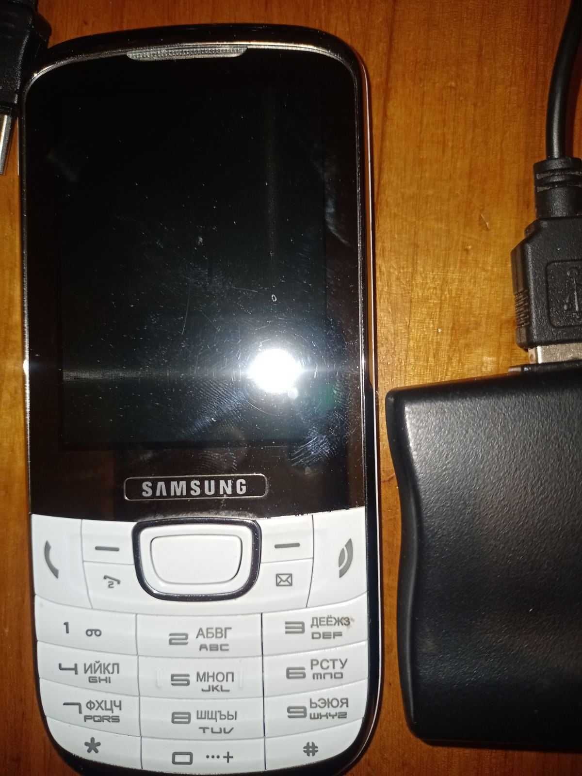 Продам мобільний телефон Samsung w2015, в гарному стані