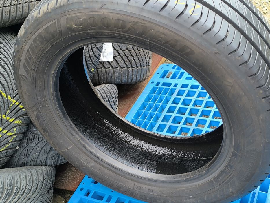 * Opona Goodyear 215/60/17C pojedynka