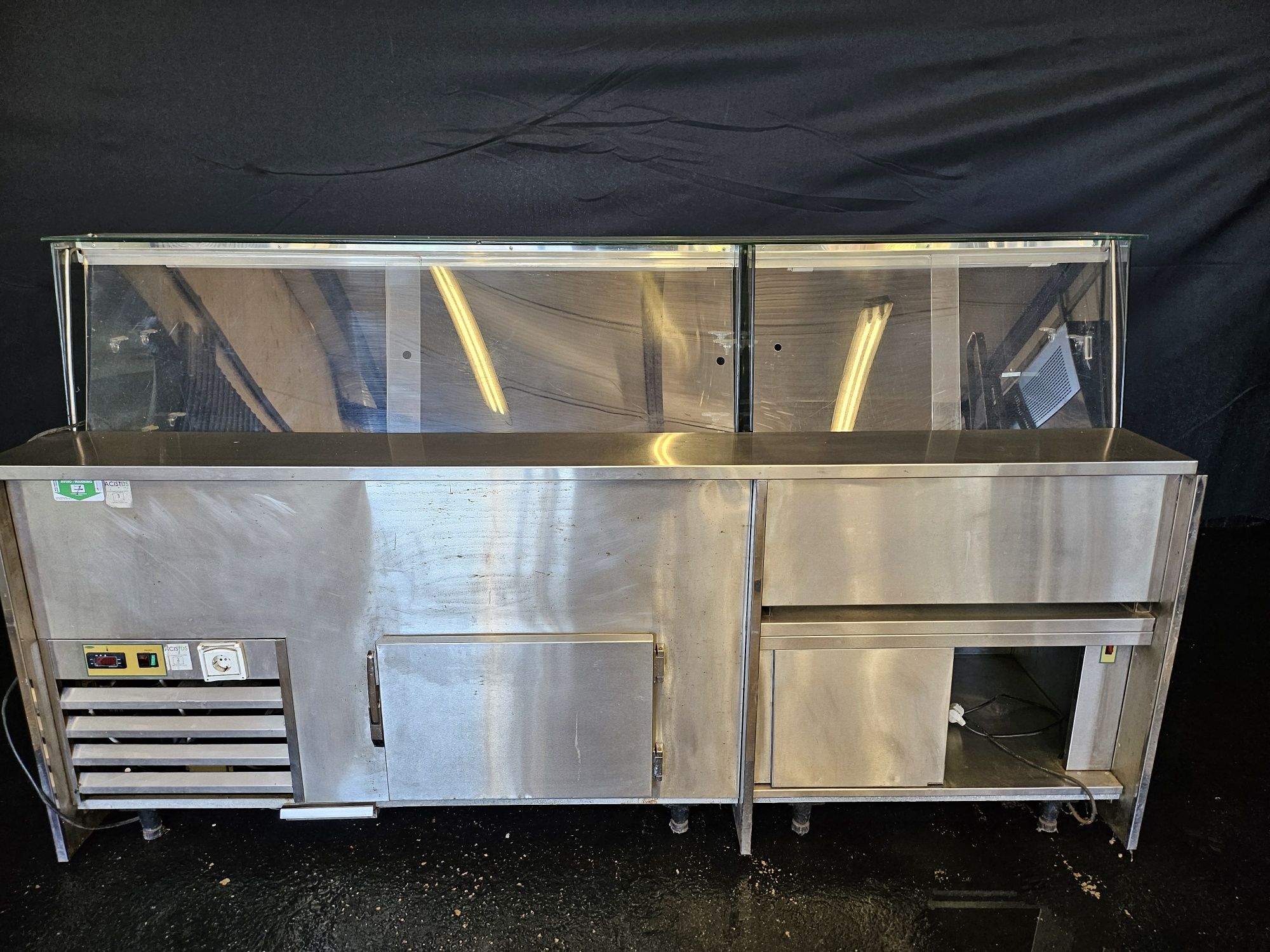 Vitrine refrigerada e para pão