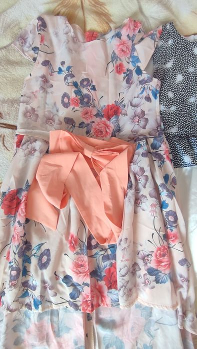 СРОЧНО ПРОДАМ платья на девочку