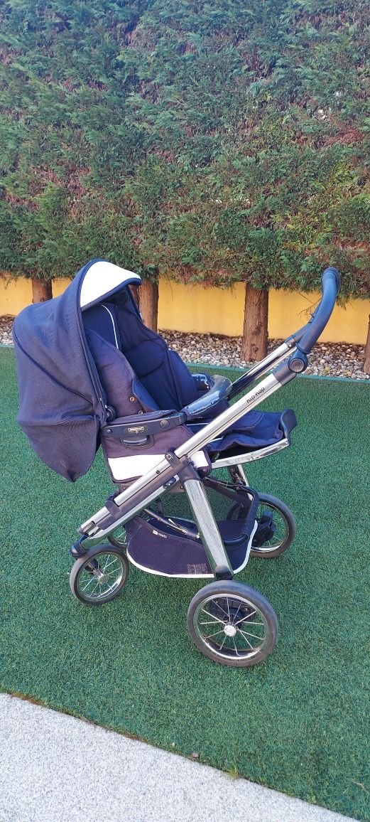 Trio da marca Bebecar modelo IPOP  + Isofix