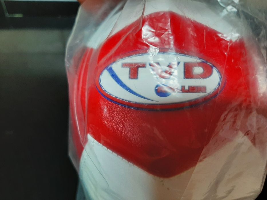 Joalheiras TVD sénior brancas e vermelhas