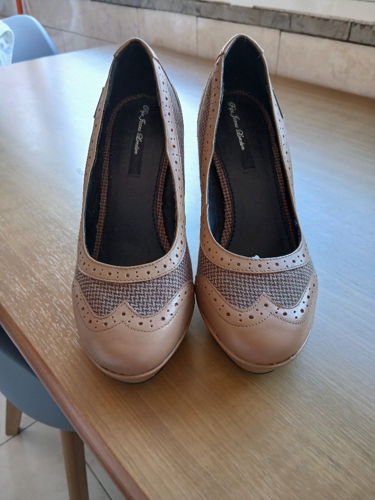 Sapatos mulher usados