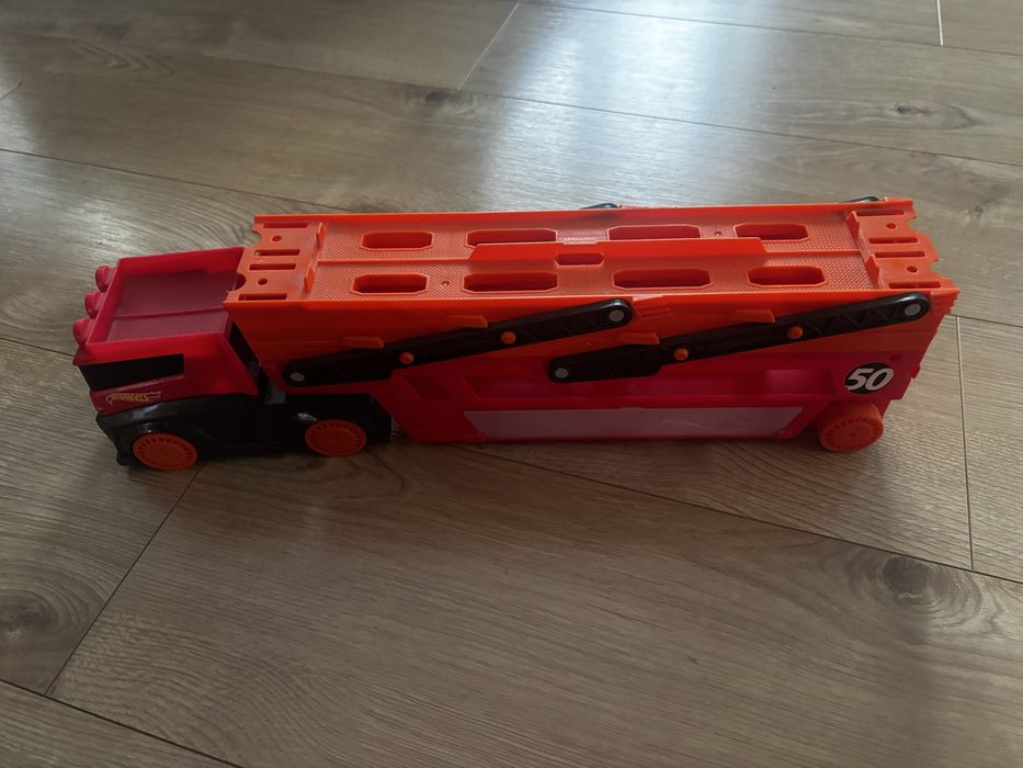 Ciężarówka Hot wheels
