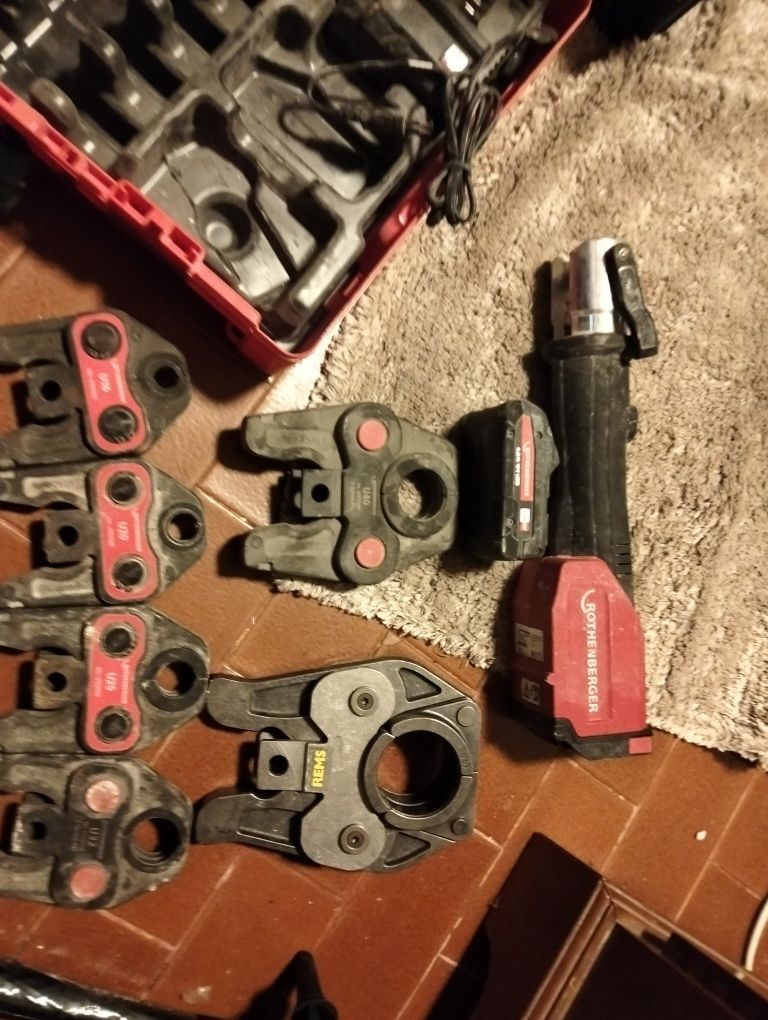 Vendo maquina de cravar Rothenberger