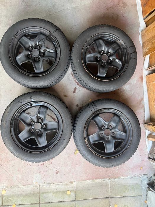 Felgi Stalowe z oponami 205/55 R16 Dunlop Winter Sport 5