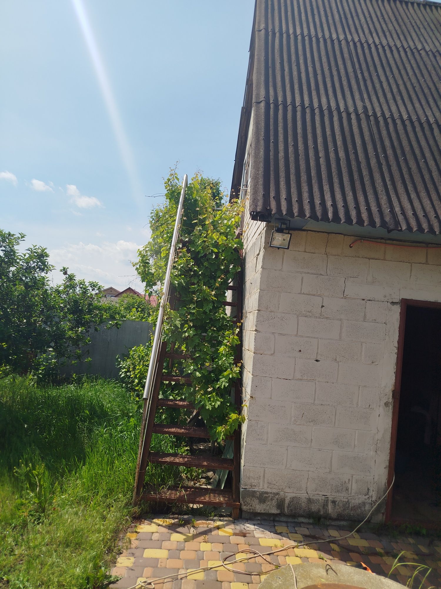 Продам фасадну земельну ділянку