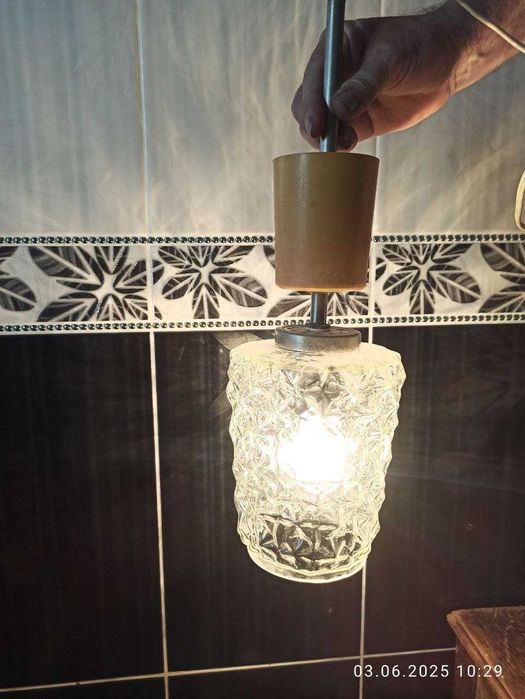 прожектор галогенный, люстры на пять, три и один плафон