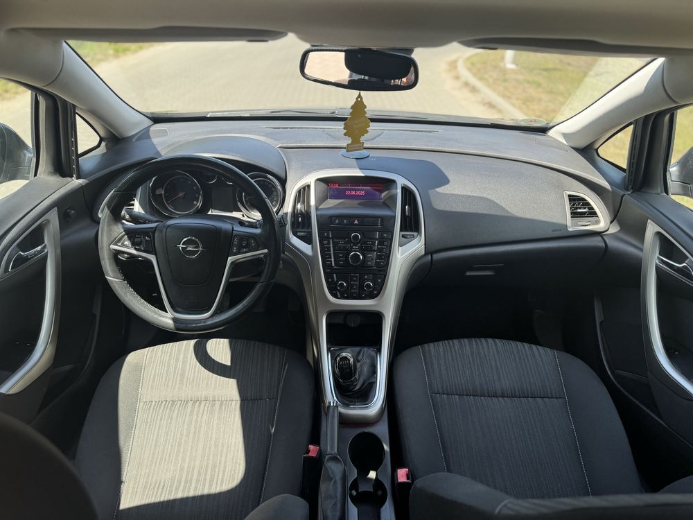 Opel Astra J Sports Tourer, kombi 1.4 Turbo ECOTEC 140KM, zadbana