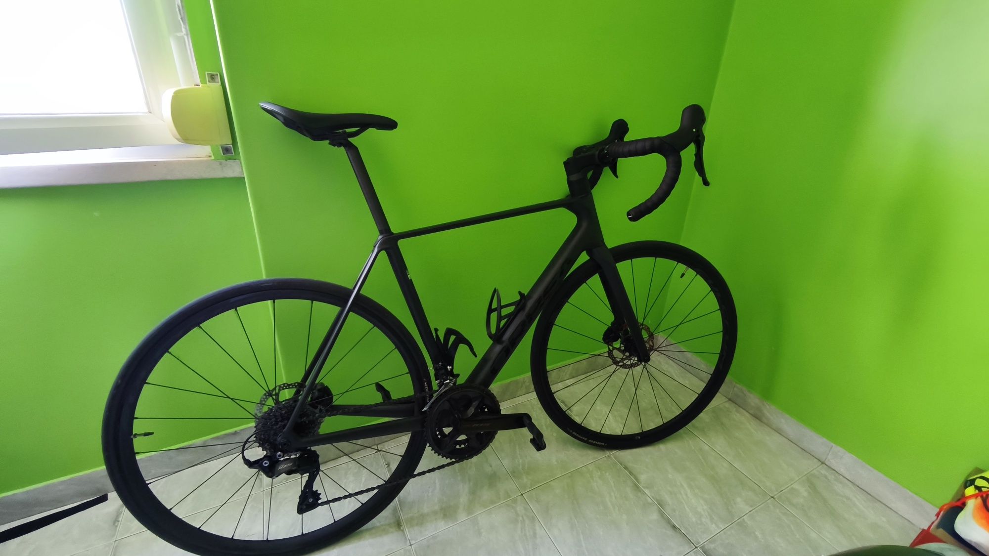 Orbea Orca M30 2023 c/ Wahoo Kickr Core