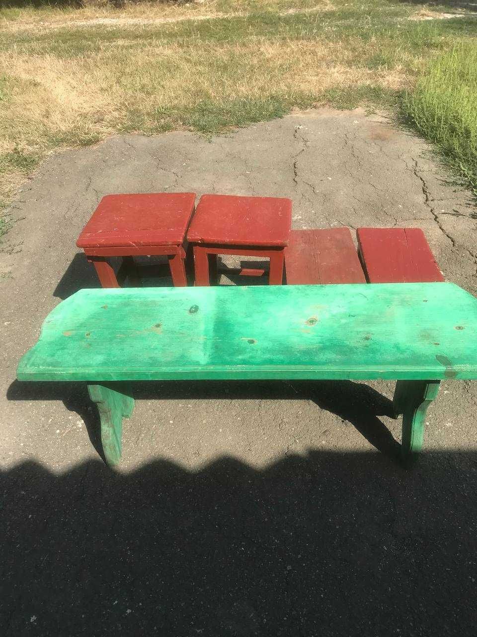 Продам комлект стільців, табуреток і лавка.