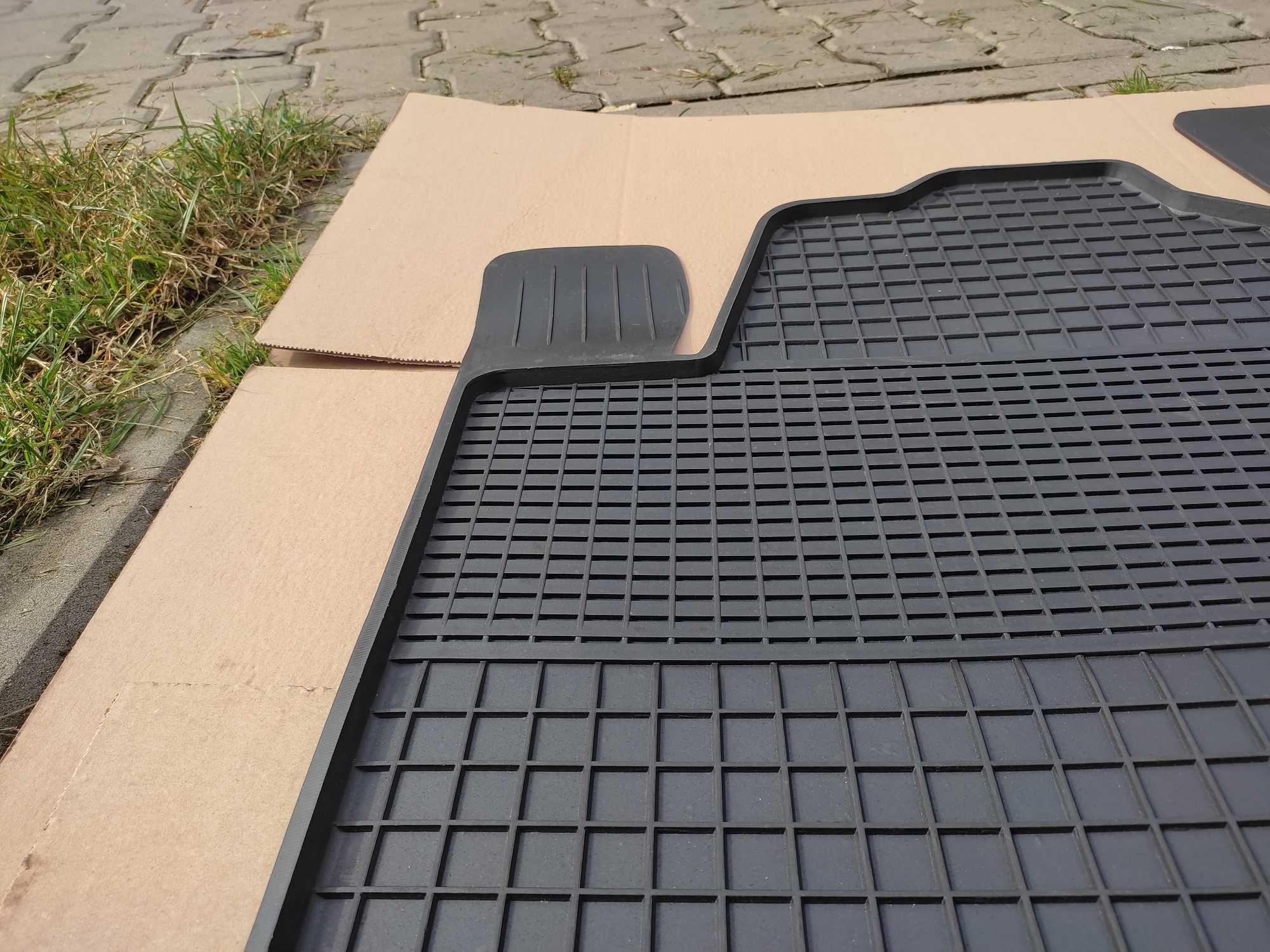 NOWE Dywaniki gumowe Fiat Doblo 00-2010r. dopasowane korytka korytko