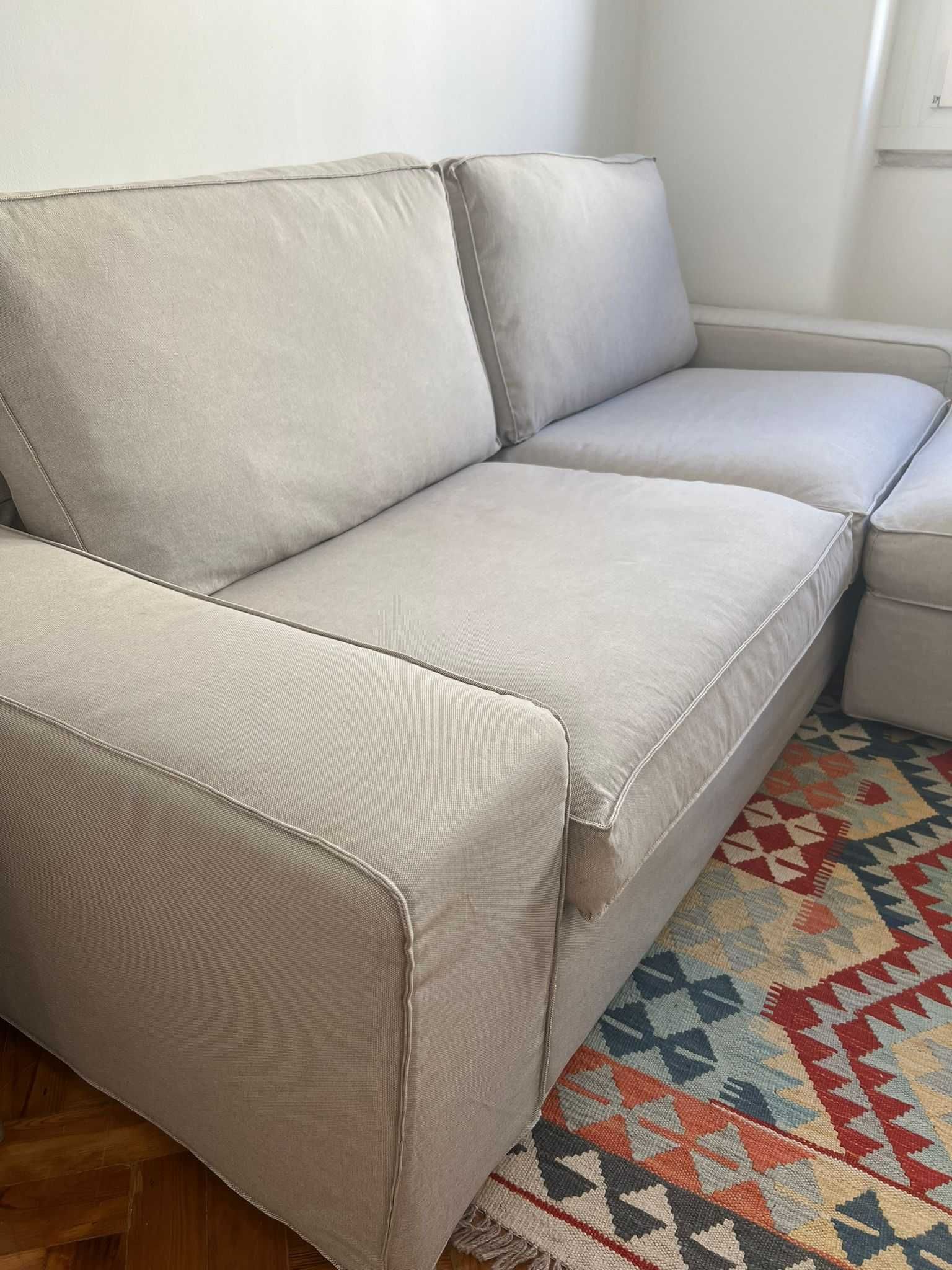 Sofa Ikea Kivik 3 Lugares + Repousa-pés c/arrumação - ótimo estado