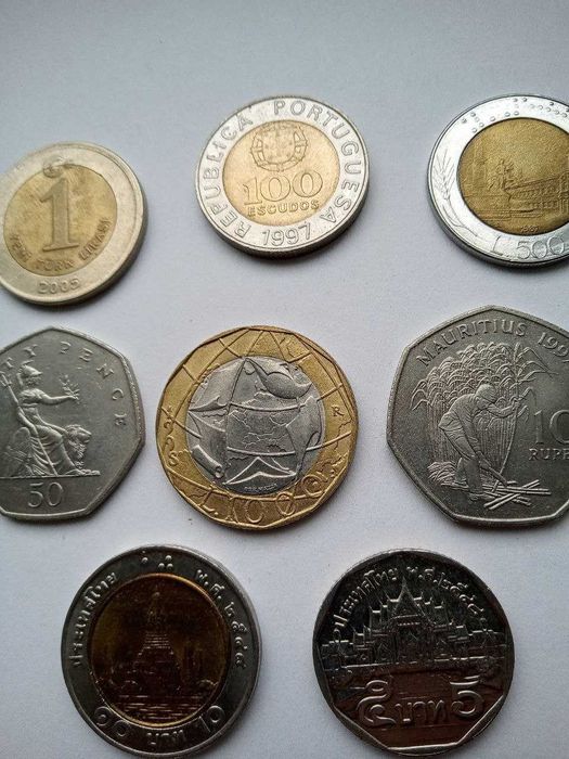Монеты разных стран мира и номинала , три лота по 7 штук