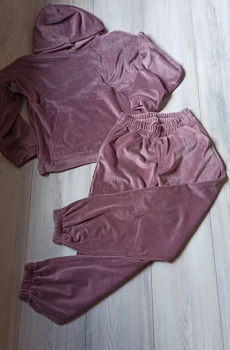 Велюровые костюмы на меху