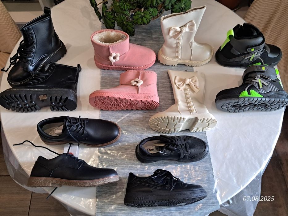 Туфлі на дівчинку шкільні балетки  черевики кросівки хлопчик