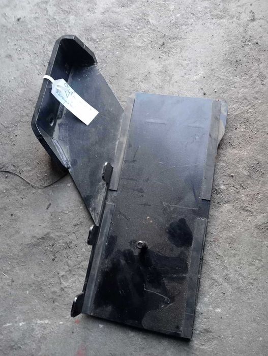 mocowanie skrzynki narzędziowej Deutz-Fahr Same Agrotron  0.019.4172.3