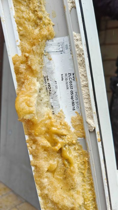 Okno PCV z demontażu, rozwieralno-uchylne, stan dobry 133x50 cm