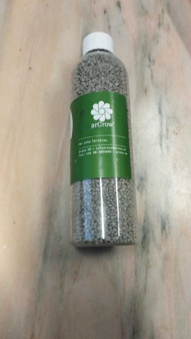 Гранульоване добриво для укріплення коріння і росту рослин