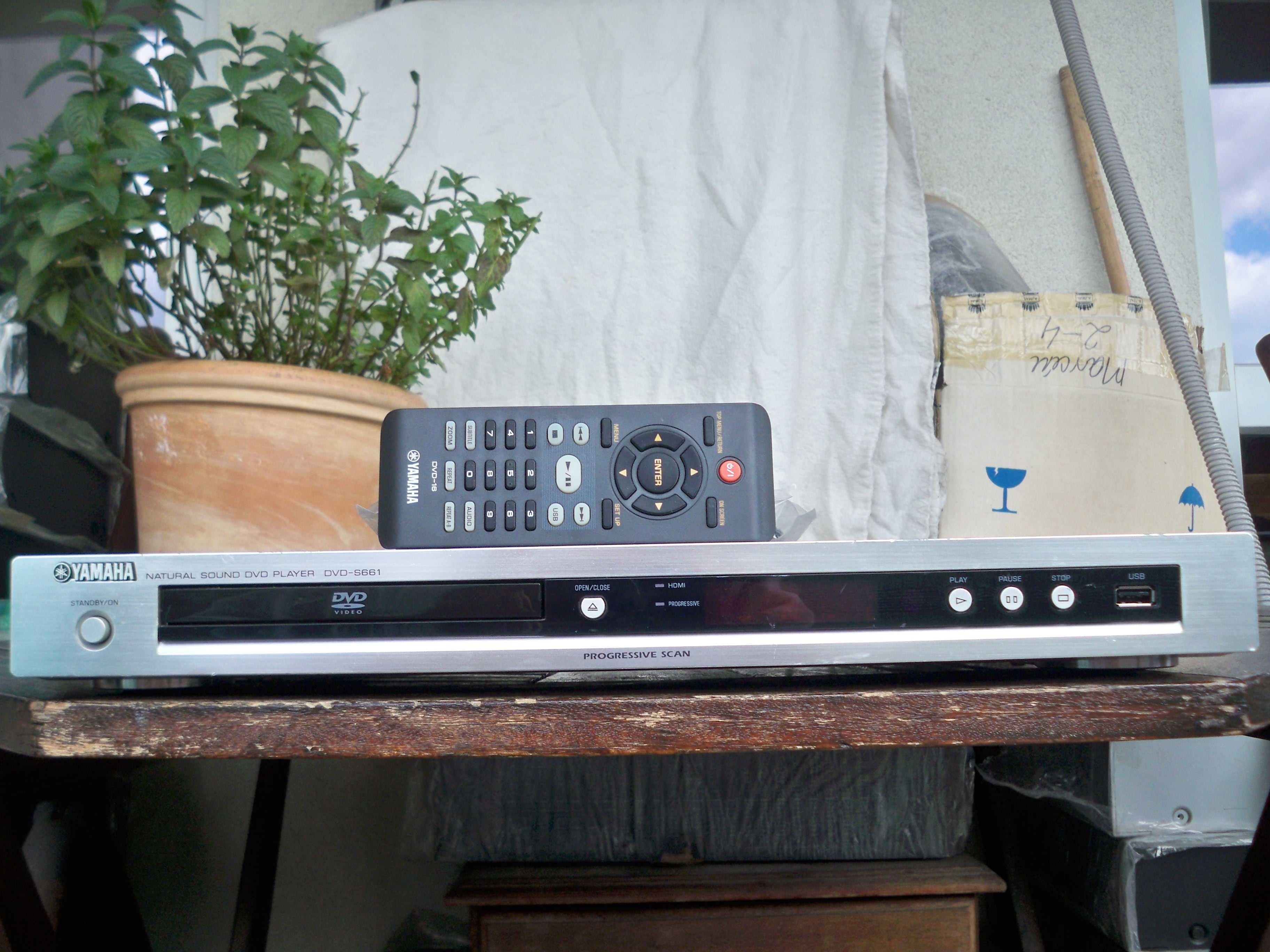 odtwarzacz DVD z HDMI i USB: Yamaha DVD-S661, pilot, kabel hdmi gratis