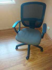 Продам компьютерное кресло.