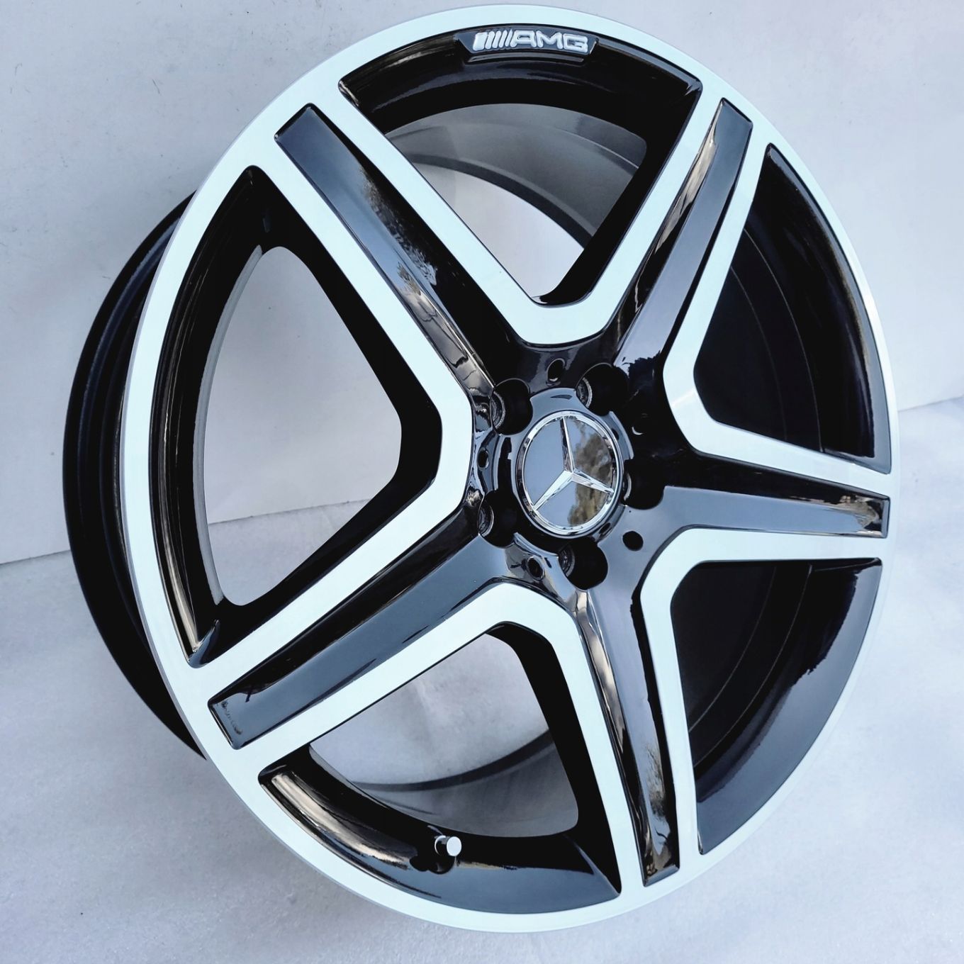 NOWE FELGI MERCEDES AMG GLA GLC GLB A B C E CLA V VITO 19 OE A1564010600