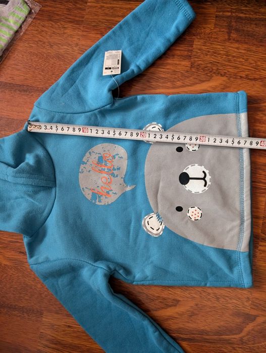 Pajacyk Mikołaj z czapka rozm.74 plus niebieska bluza gratis :-)