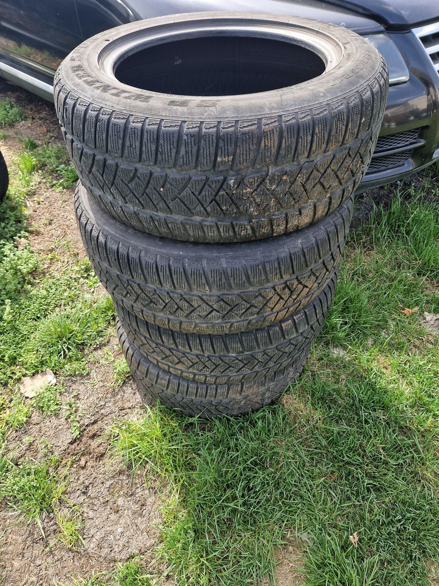 Opony zimowe 235/55 R17 Dunlop