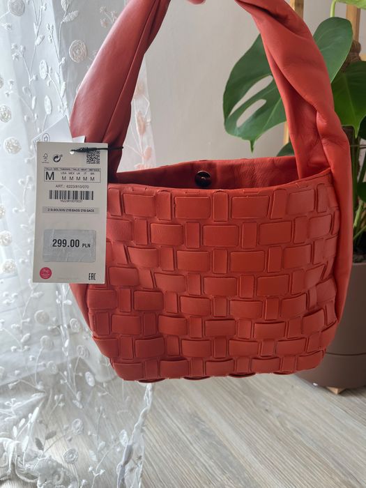 Torebka ze skóry z Zary