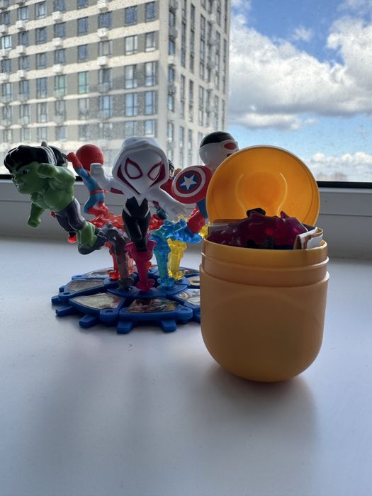 Kinder Marvel в капсулах
