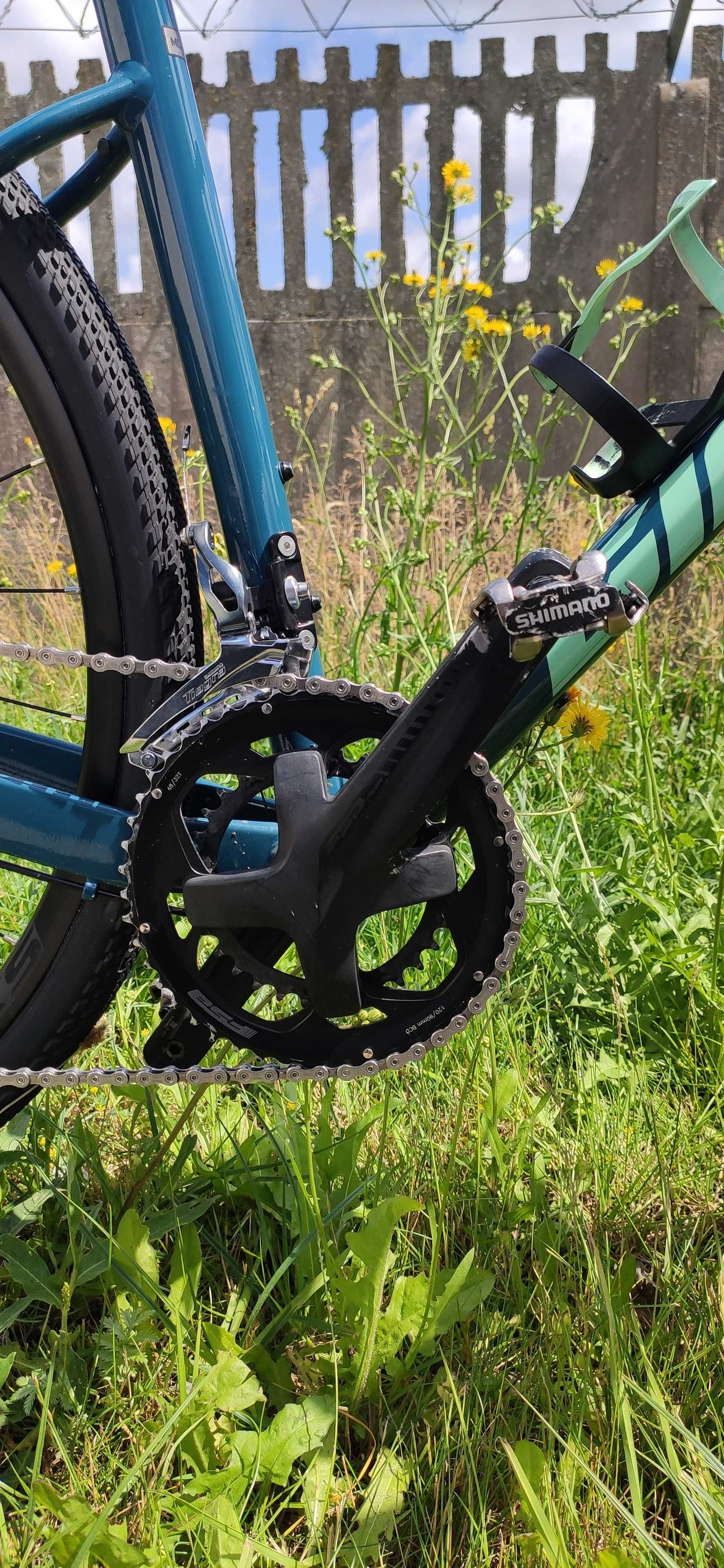 Doinwestowany gravel Giant Revolt 1 GRX rozmiar M/L