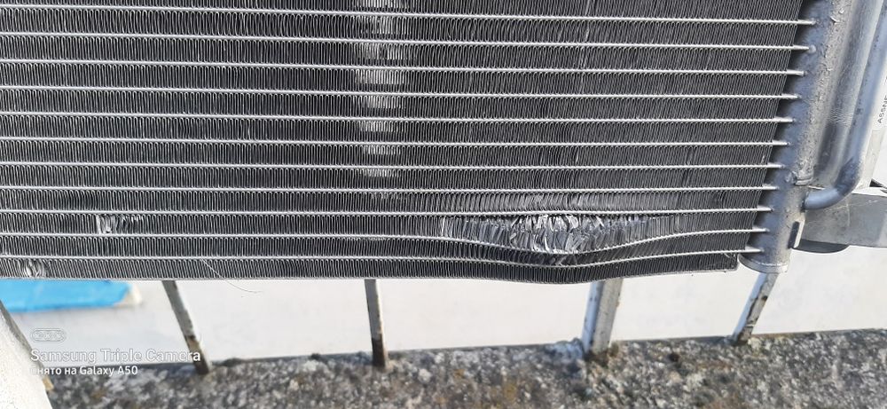 Срочно продам Б/У радиатор кондиционера оригинал Линкольн МКС 2015г