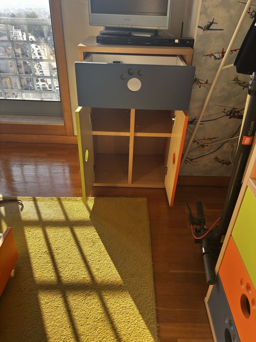 Mobilia de quarto infantil/juvenil