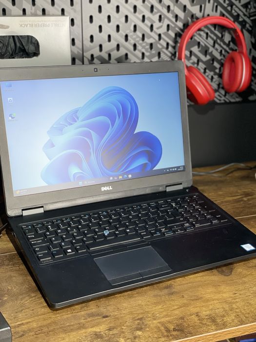 Laptop DELL 5580 i5 - 7gen/RAM 16GB /SSD 238GB Windows 11 Pro