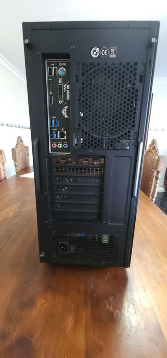 Vendo Torre Gaming em Muito bom estado