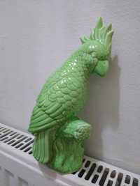 Porcelanowa figurka papuga.